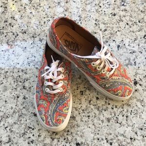 Vans Ultra Cush ornament design